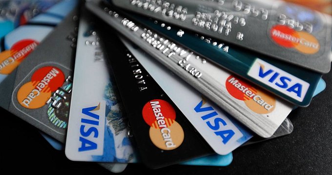 Visa и Mastercard прекратили обслуживание российских карт