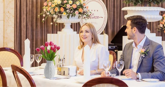 Романтический вечер в ресторане отеля «Минск» на 8 Марта